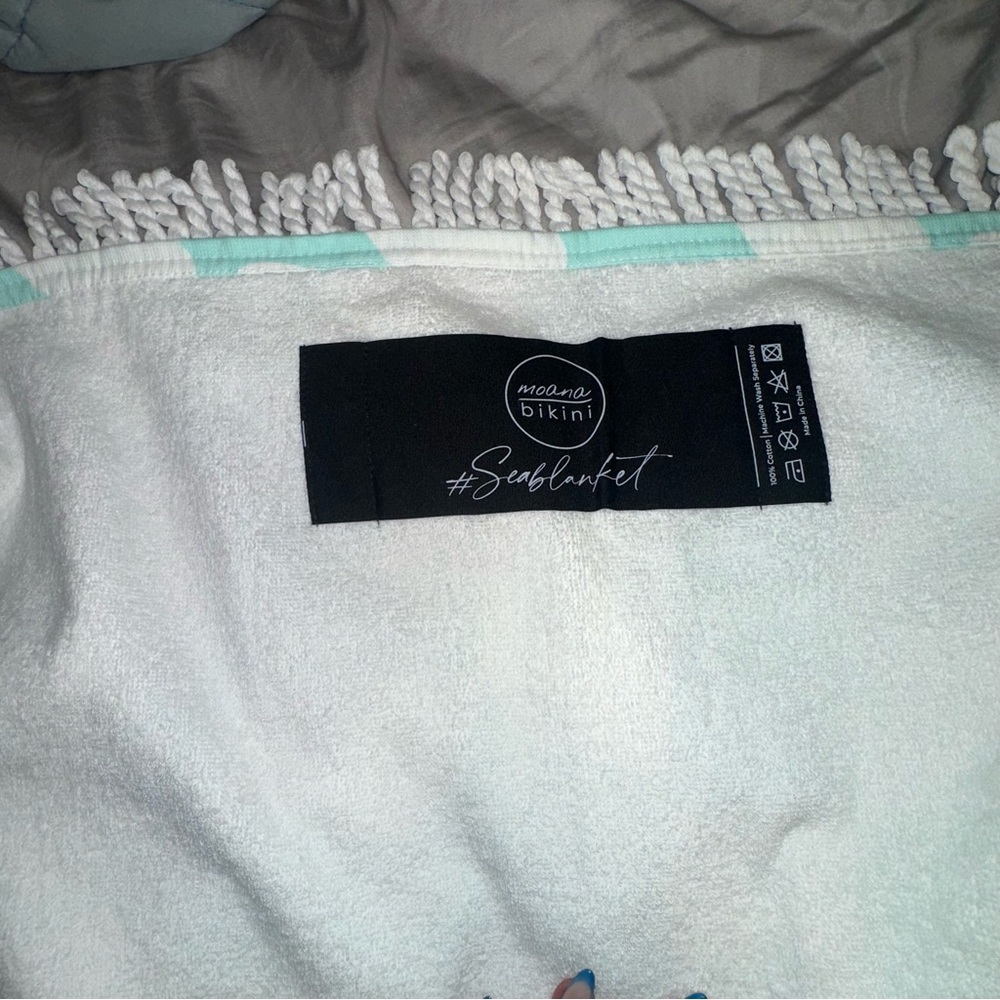 Moana Bikini White and Mint Beach Blanket - Picture 3 of 4